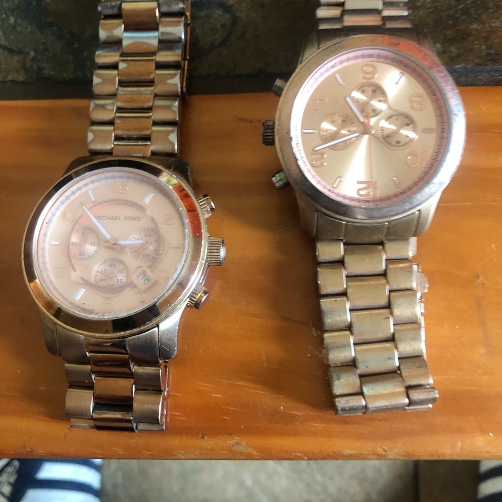 2 Watches Michael Kors in Aldo good working condition
